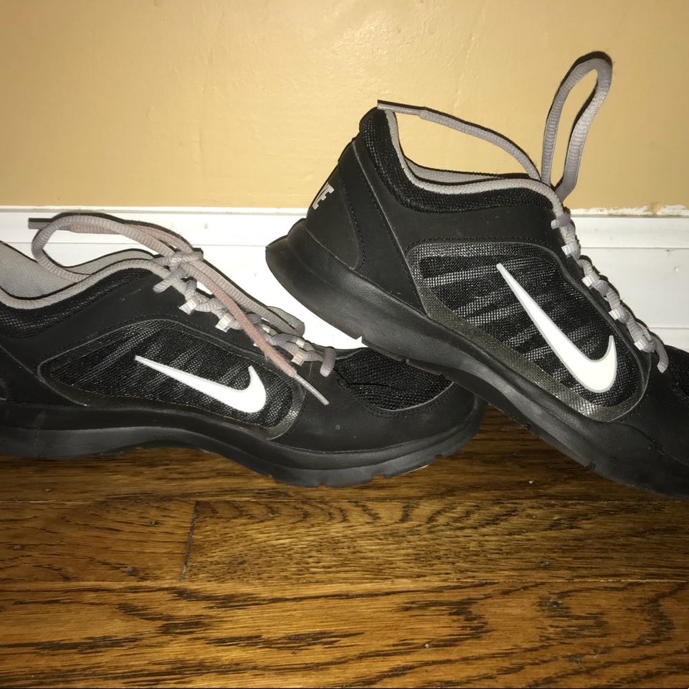 💕NIKE black sneakers